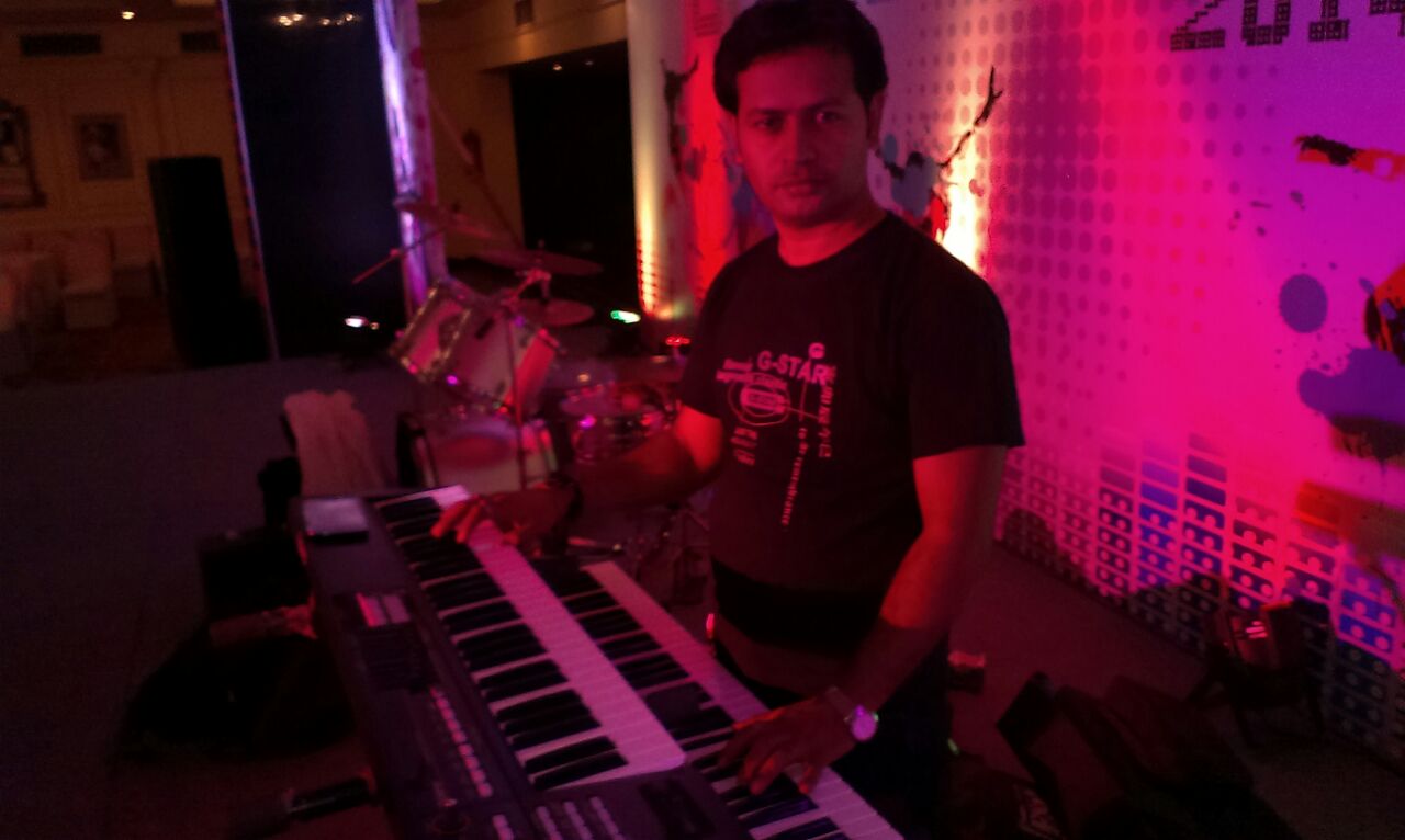 male keyboard player agra